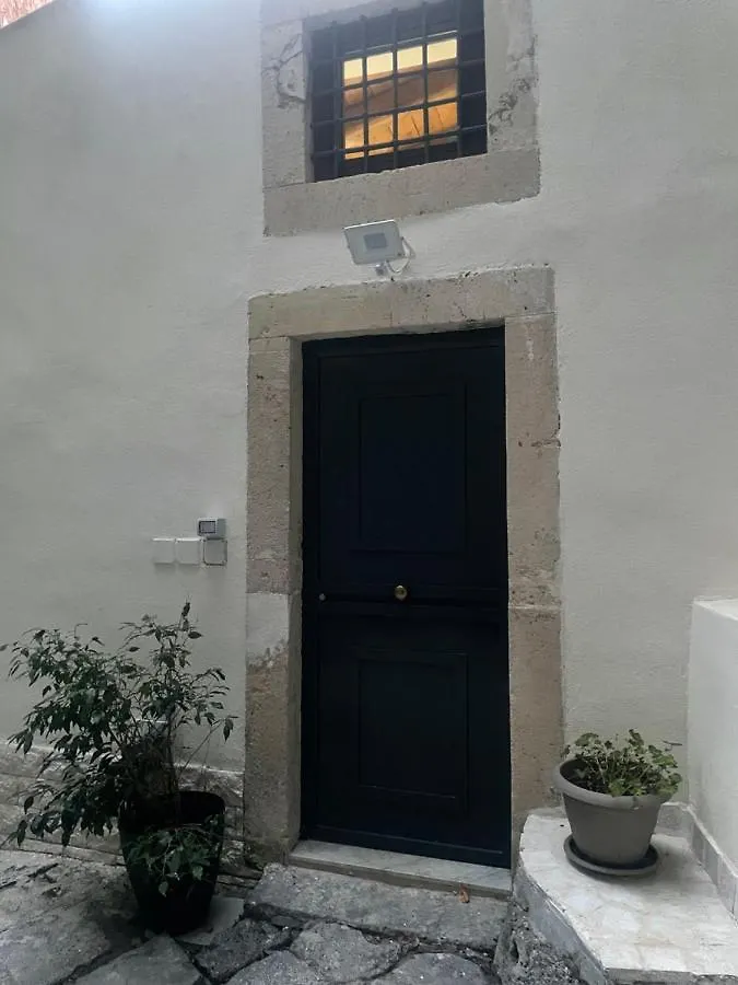 Mega House 2 Daire Katanya İtalya