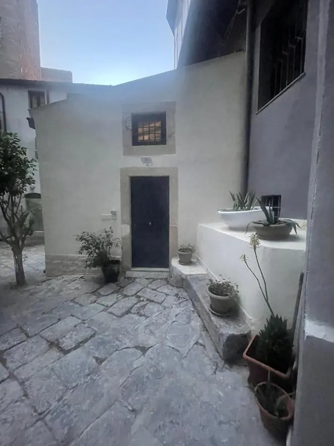 Mega House 2 Daire Katanya